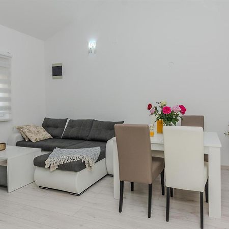 Apartments Lucica Vir Exterior photo