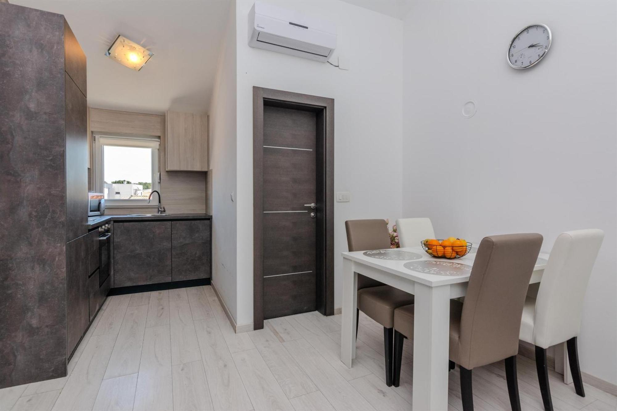 Apartments Lucica Vir Exterior photo