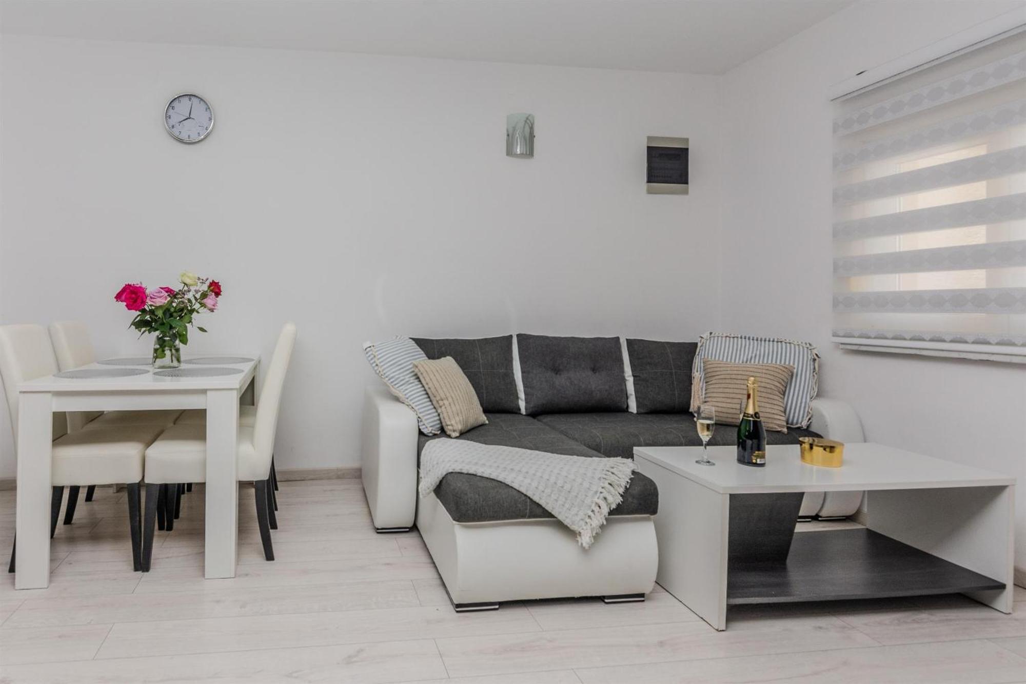 Apartments Lucica Vir Exterior photo