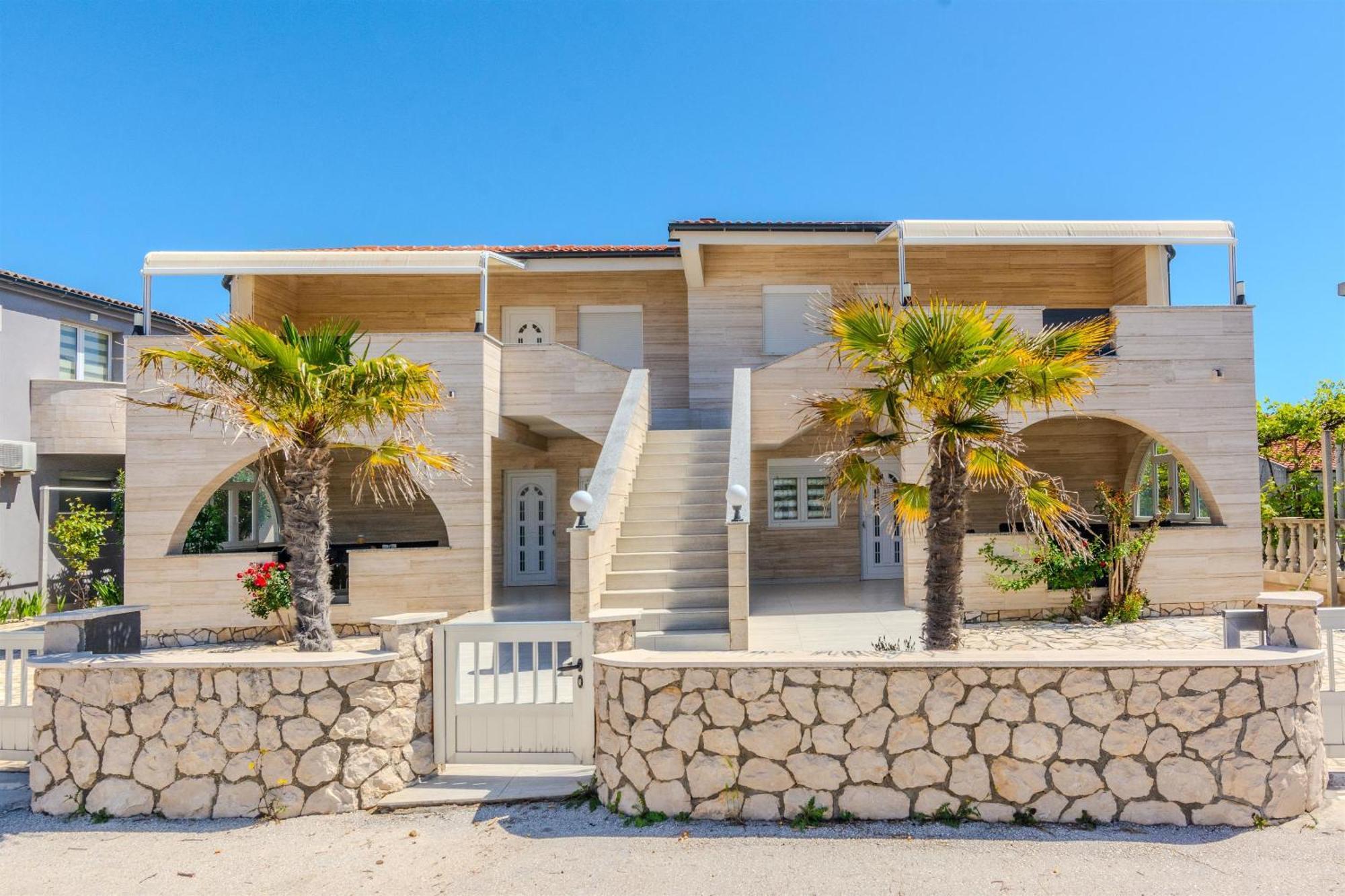 Apartments Lucica Vir Exterior photo
