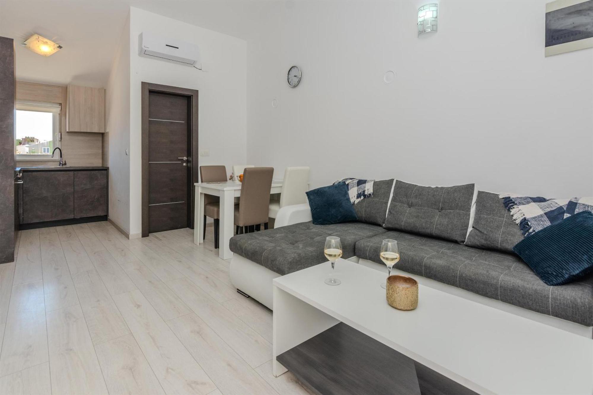 Apartments Lucica Vir Exterior photo