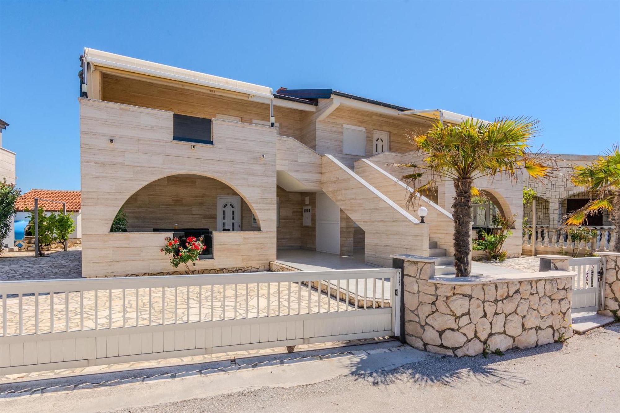 Apartments Lucica Vir Exterior photo